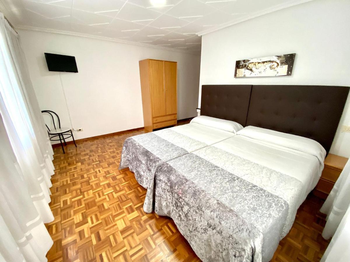 Garden Lodge Hostal Evencio Ribadavia Exterior foto