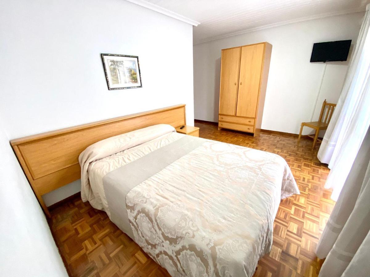 Garden Lodge Hostal Evencio Ribadavia Exterior foto