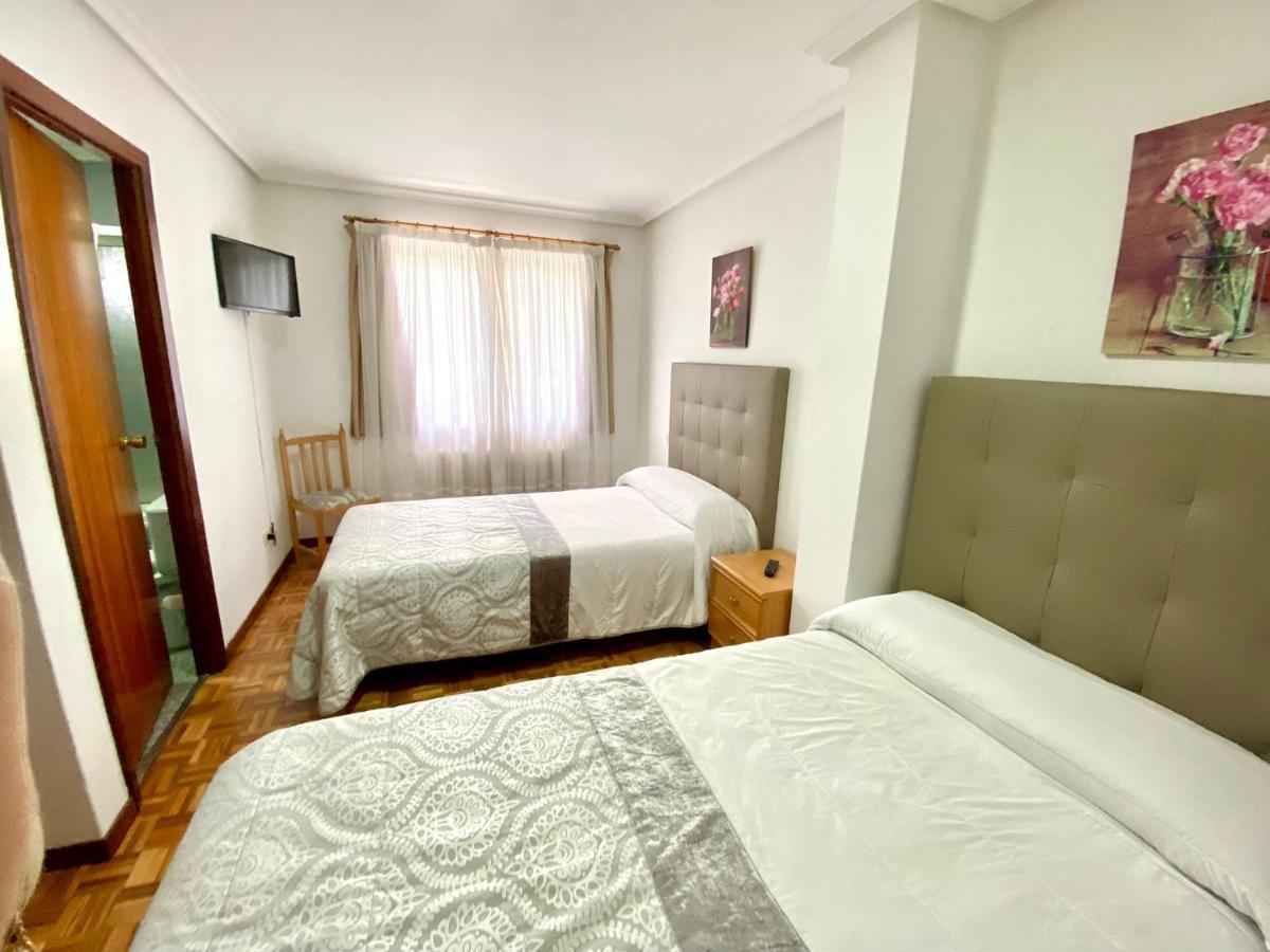 Garden Lodge Hostal Evencio Ribadavia Exterior foto